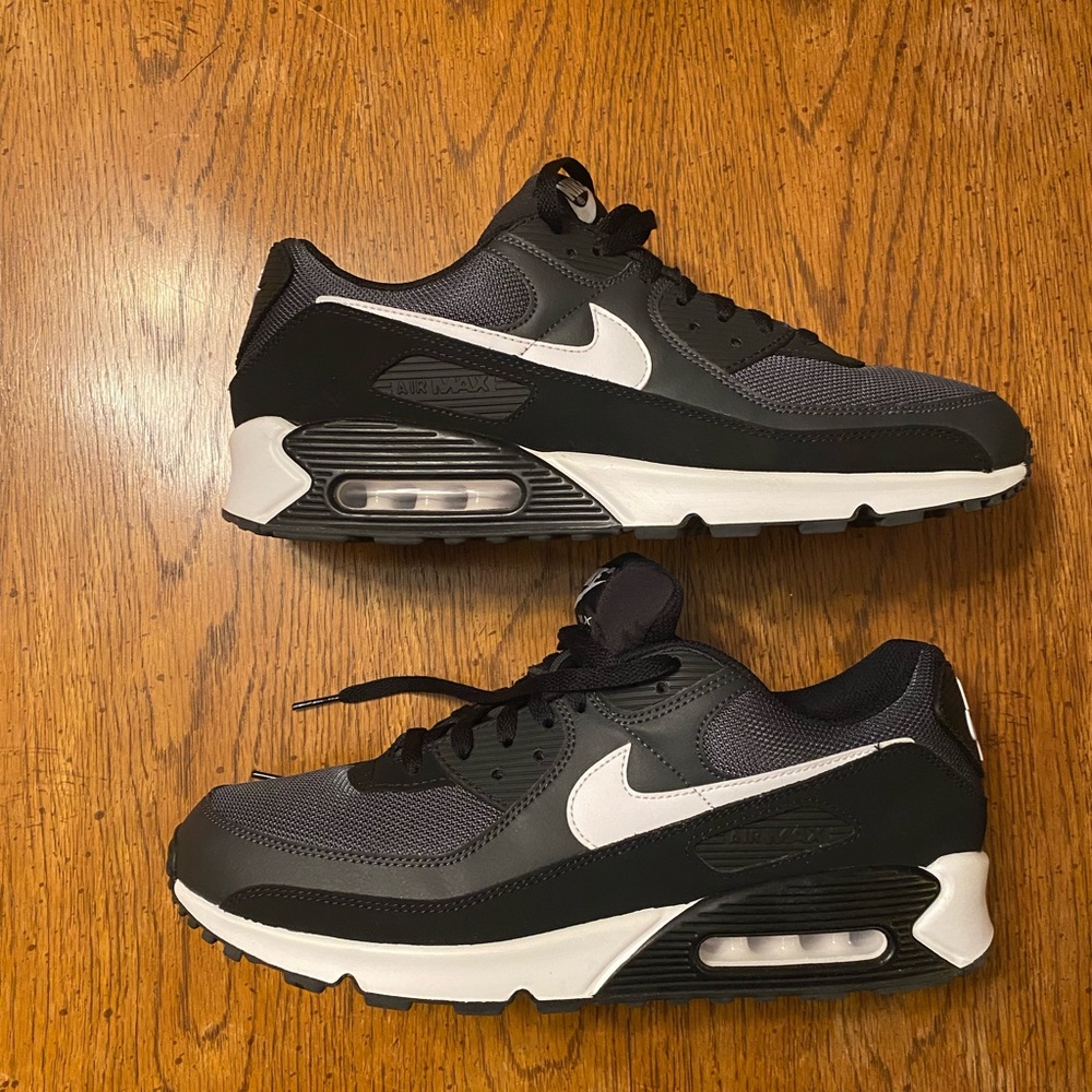 *NWT* Nike Air Max 90 ‘Iron Gray’ Size 13